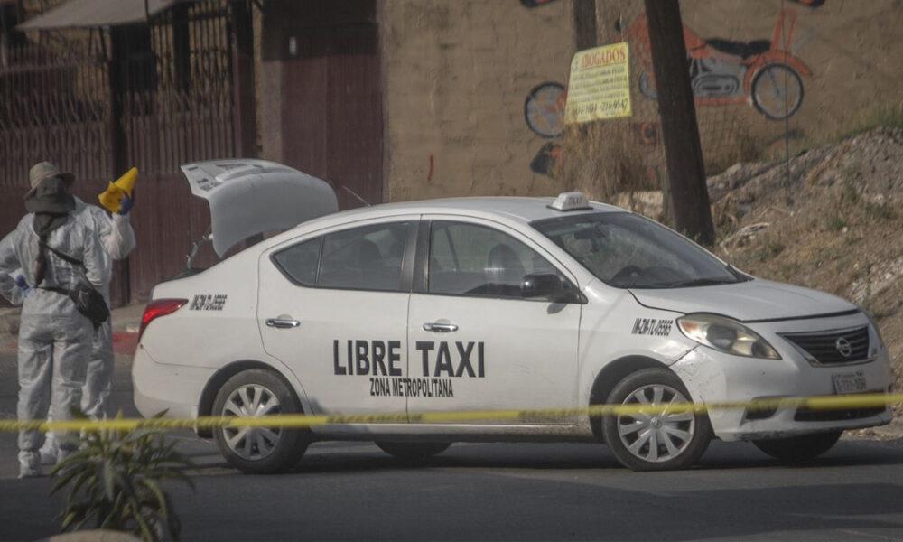 Dejan Cuerpo Decapitado Y Narco Mensaje En Un Taxi